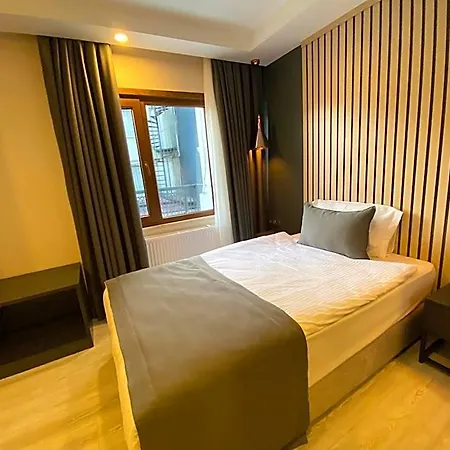 Antik Hotel 4*