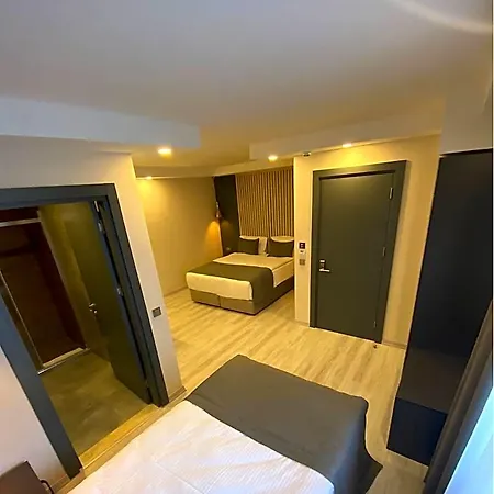 Hotel Antik 4*
