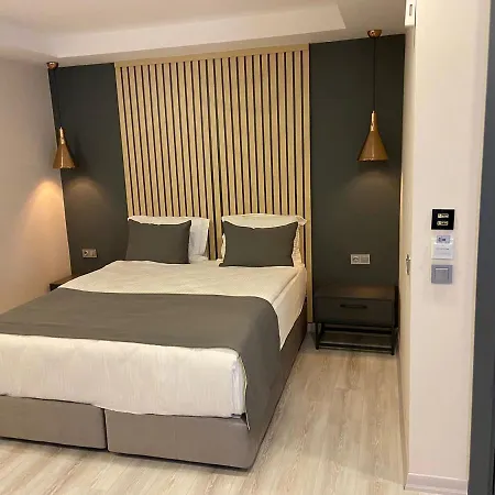 Hotel Antik 4*